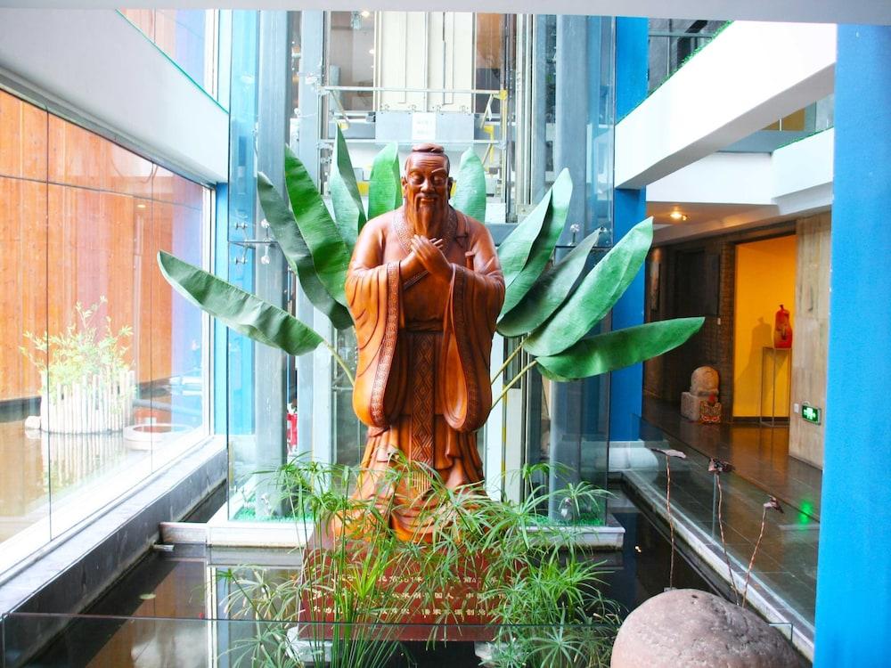 China Community Culture & Art Hotel Qingdao Exterior photo