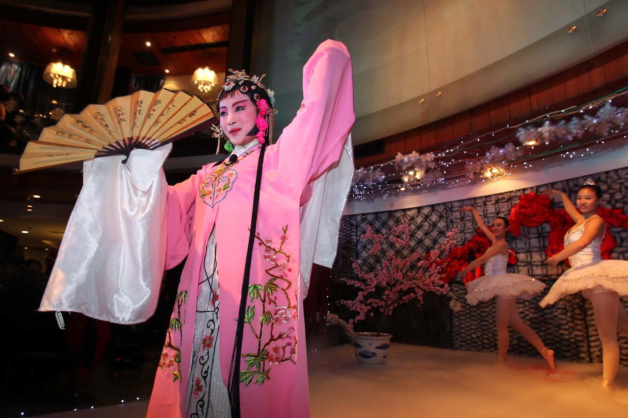 China Community Culture & Art Hotel Qingdao Exterior photo